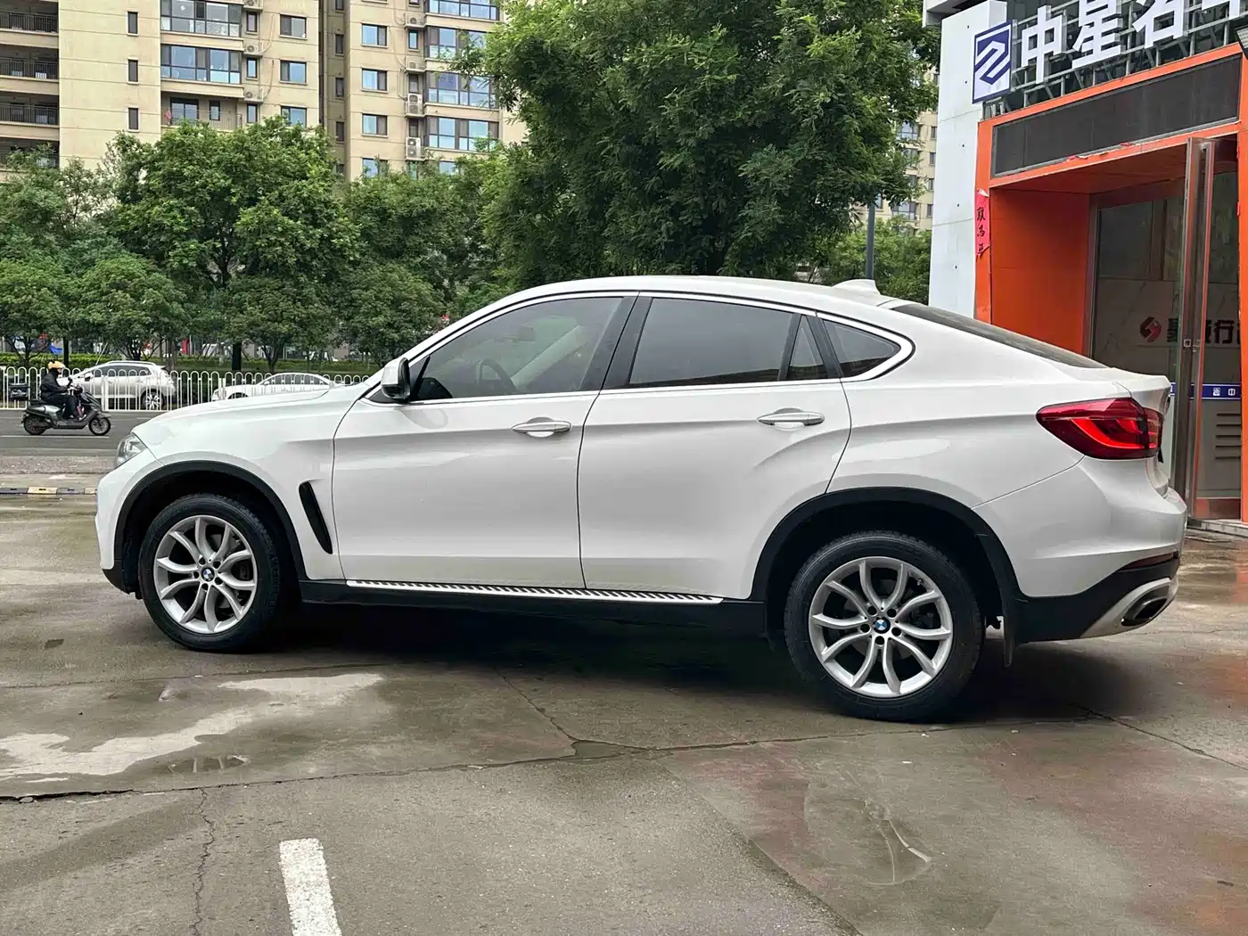 BMW X6 2018 xDrive35i Leading Model фото 8