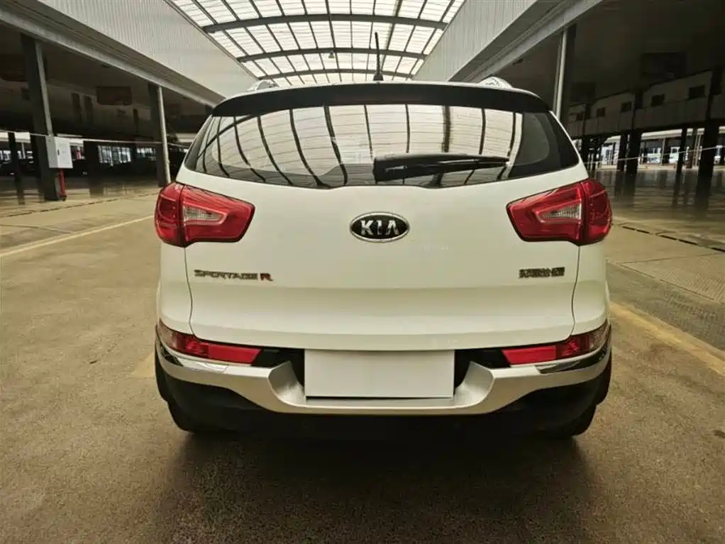 Kia Sportage 2014 2.0L Automatic 2WD DLX фото 8