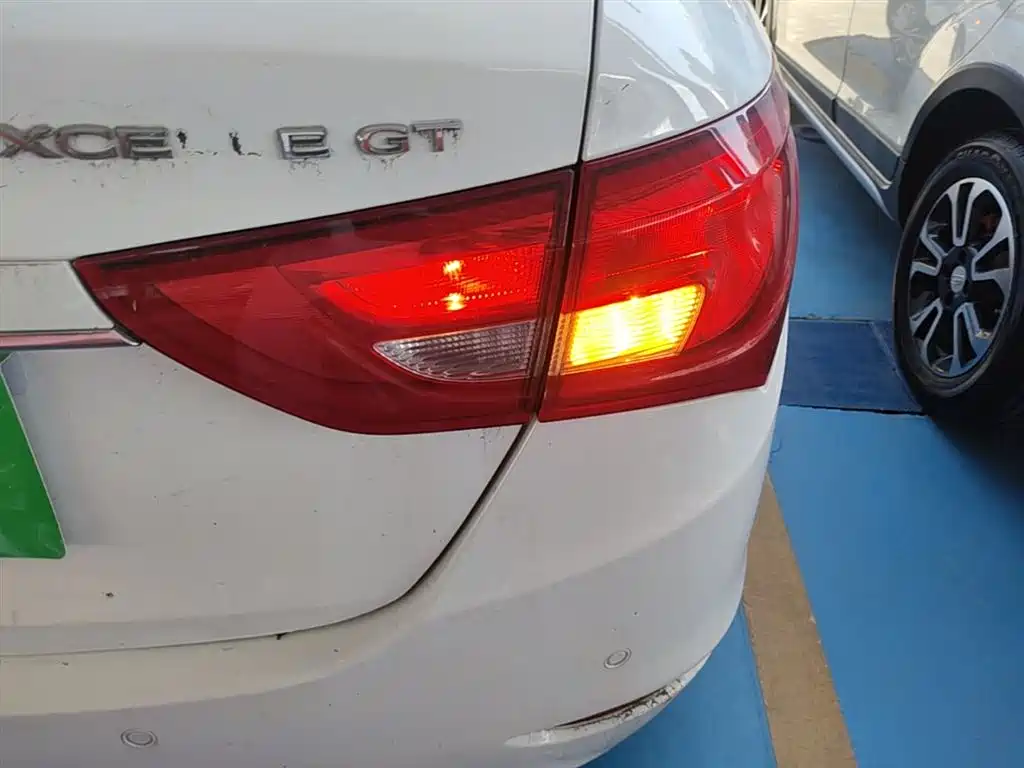 Buick Excelle 2015 18T Dual-Clutch Elite фото 8