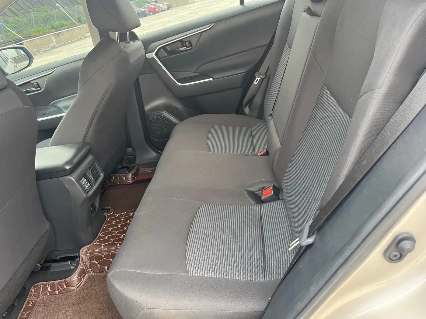 Toyota Wildlander 2024 2.0L CVT FWD Leading Edition фото 5