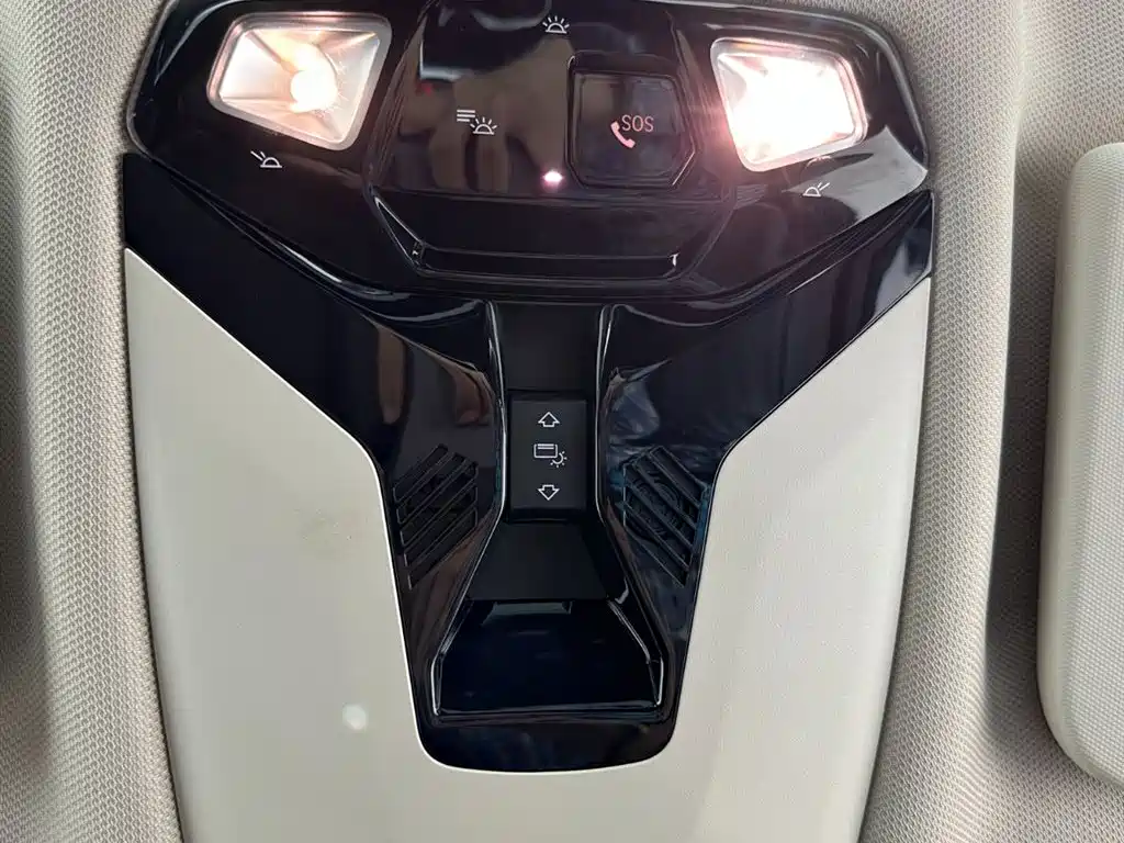 BMW X1 2023 sDrive20Li X Design Package фото 17