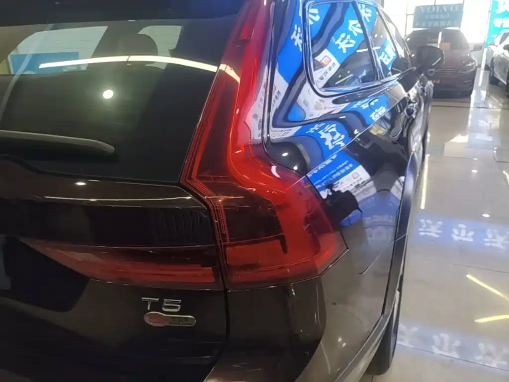 Volvo V90 2019 2017 Cross Country T5 AWD Smart Edition