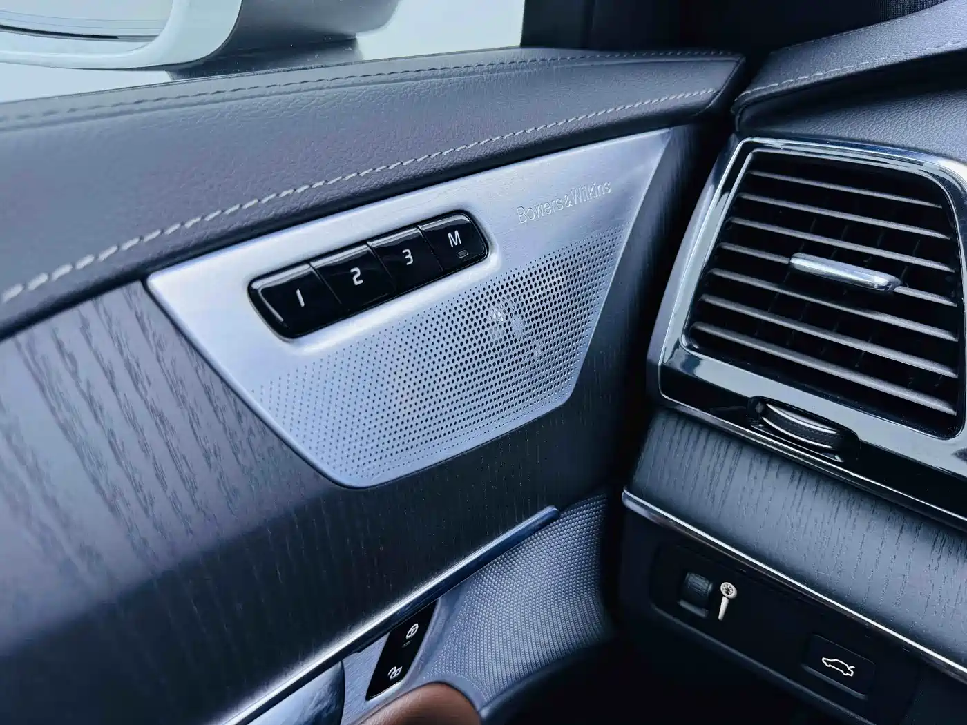 Фото 11 - Volvo XC90