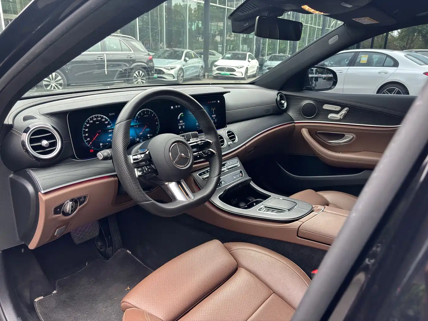 Mercedes-Benz E-Class New Energy 2022 Facelift E 350 e L Plug-in Hybrid Sport Sedan фото 6