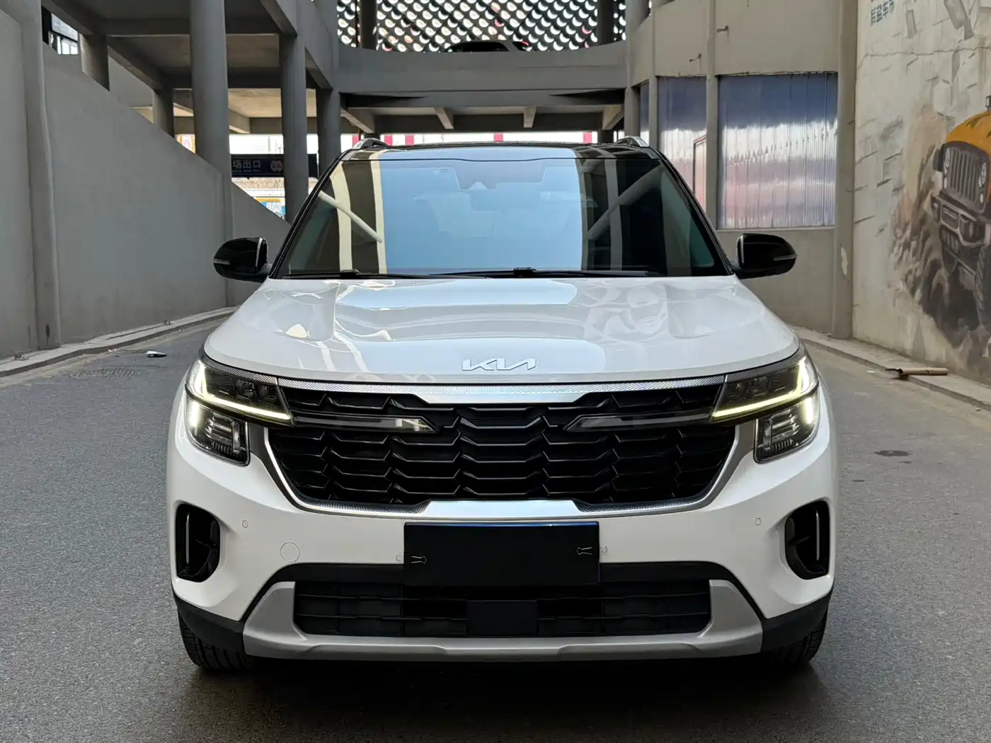 Kia Seltos 2023 1.5L CVT Luxury Edition фото 2