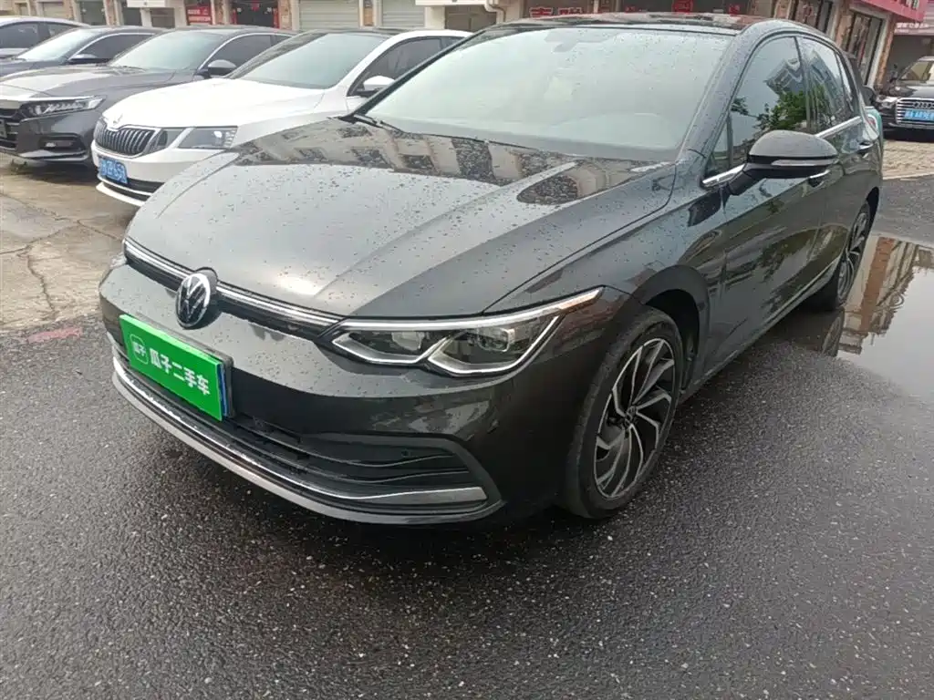 VOLKSWAGEN GOLF