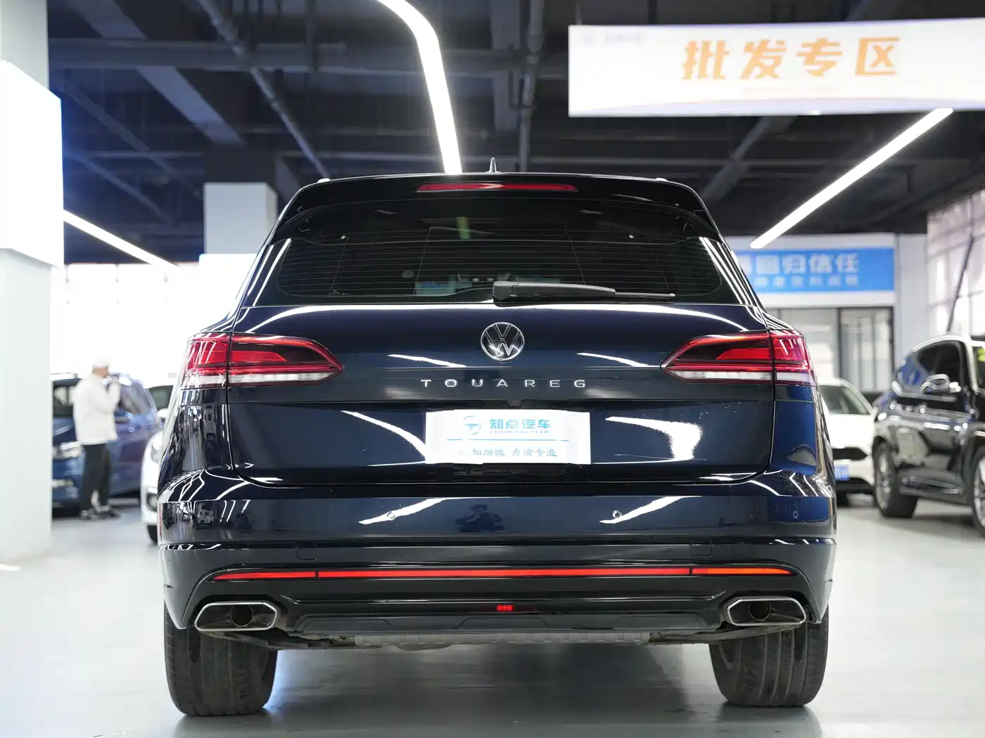Volkswagen Touareg 2022 2.0TSI Rui Shang Edition фото 26