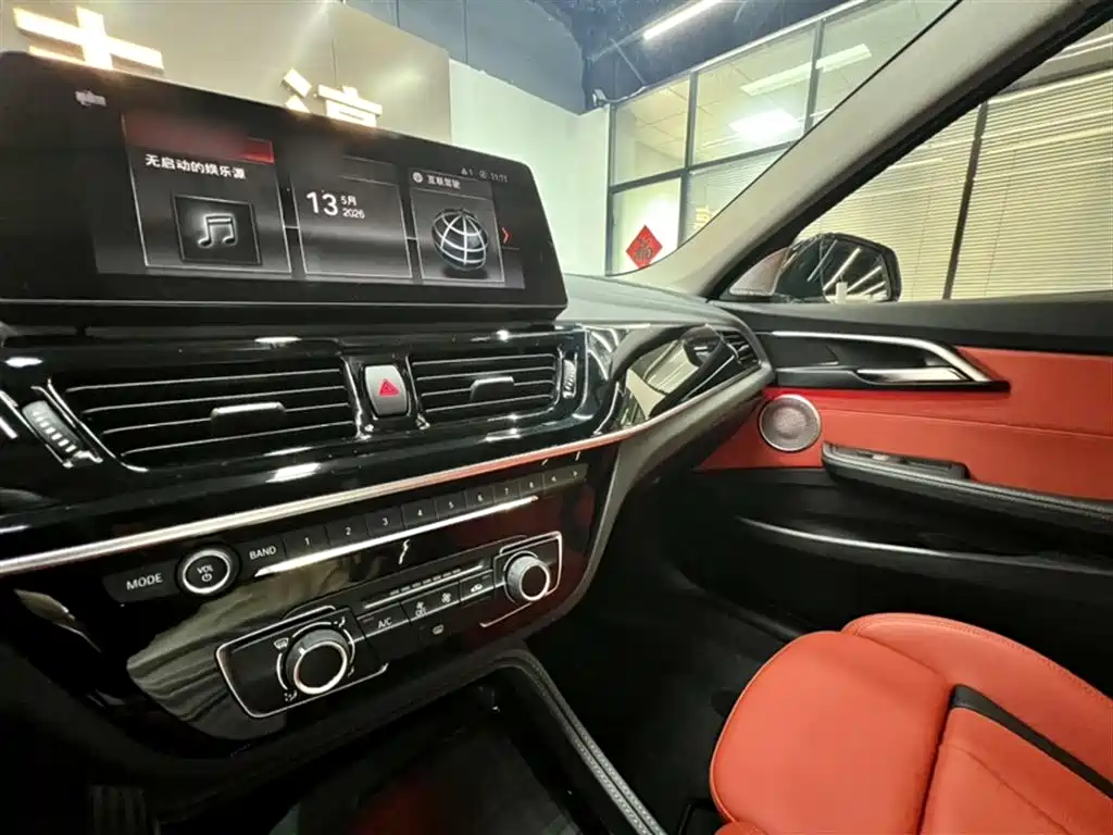 BMW 1 Series 2022 125i M Sport Shadow Edition фото 13