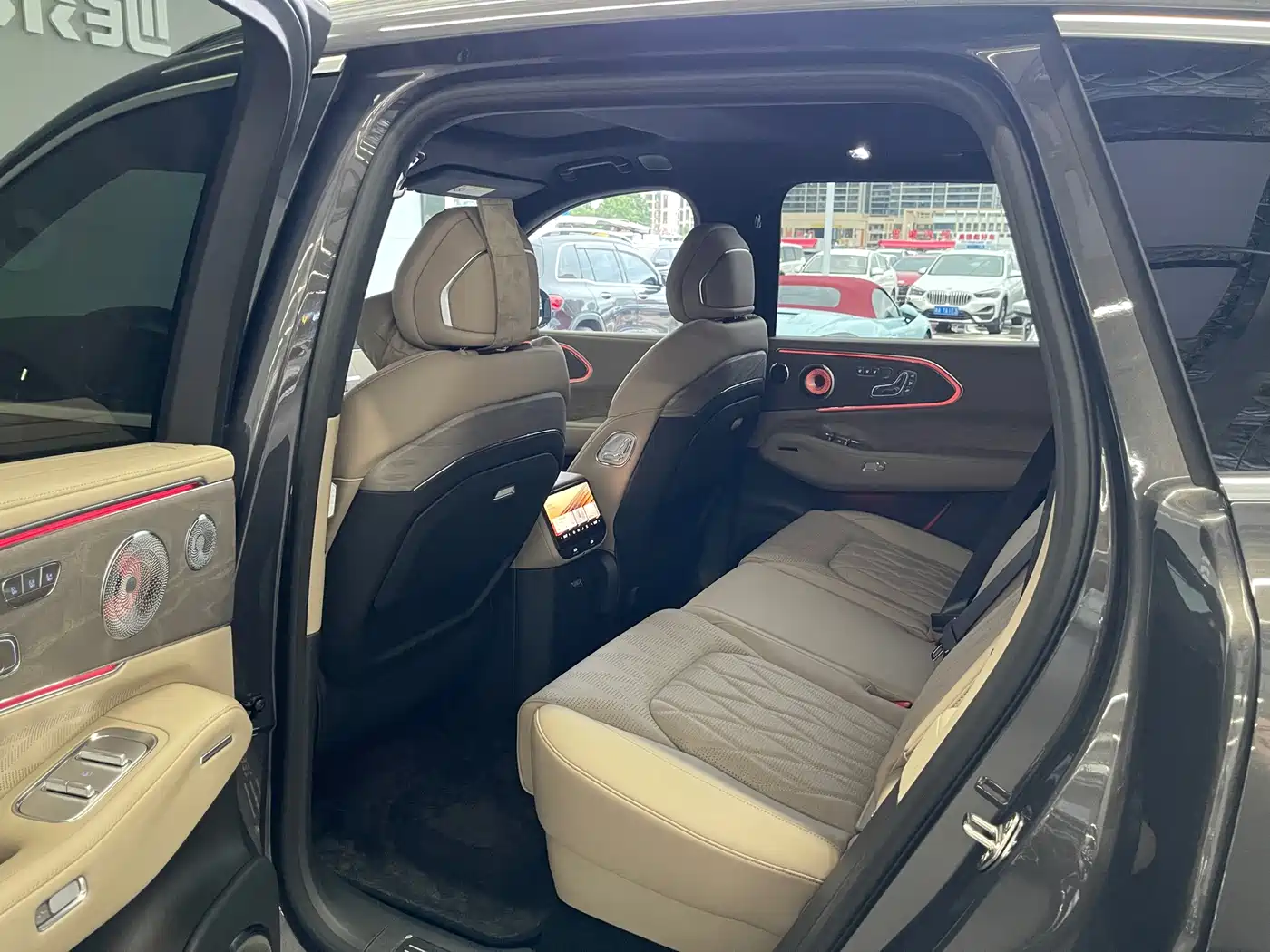 ZEEKR 8X 2026
