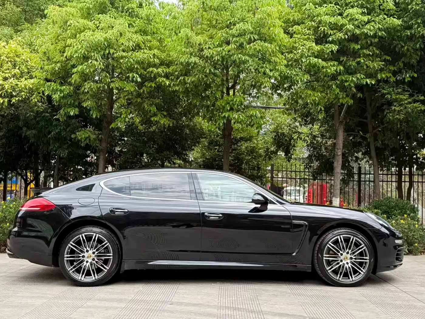 Porsche Panamera 2016 Panamera Executive Edition 3.0T фото 44