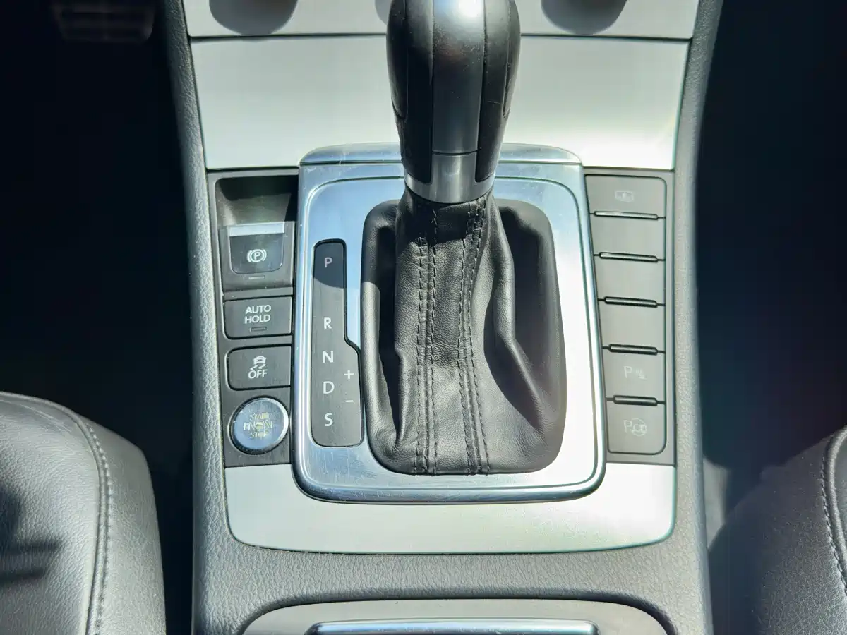 Volkswagen Magotan 2013 1.8TSI Luxury фото 16