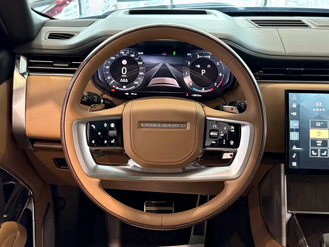 Land Rover Range Rover 2024 3.0 L6 400PS Exemplary Extended фото 7