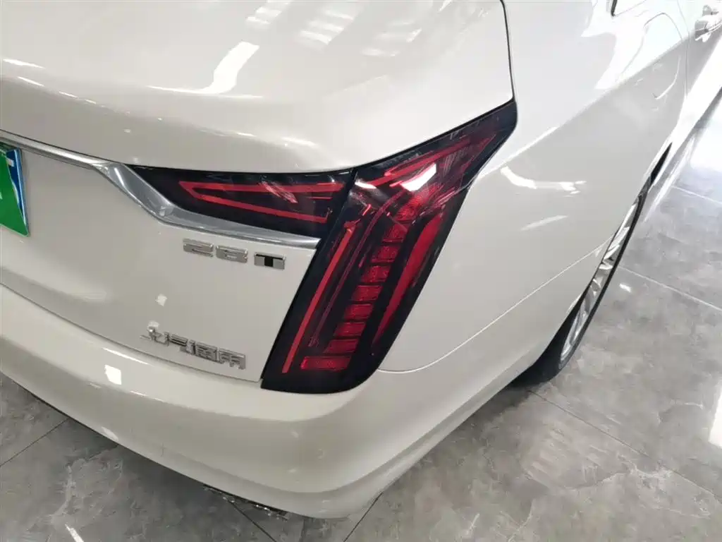 Фото 8 - Cadillac CT6