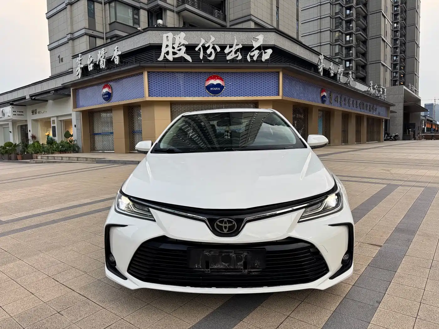 Photo 2 - Toyota Corolla