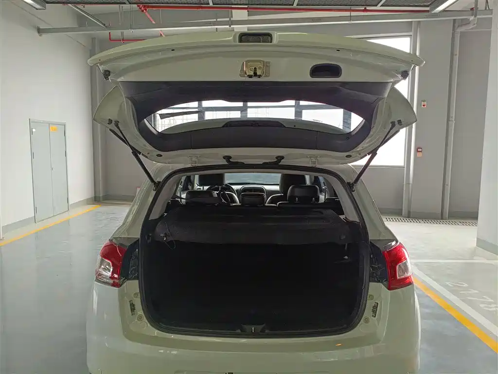 Peugeot 4008 (Import) 2013 2.0L 4WD Fashion фото 15