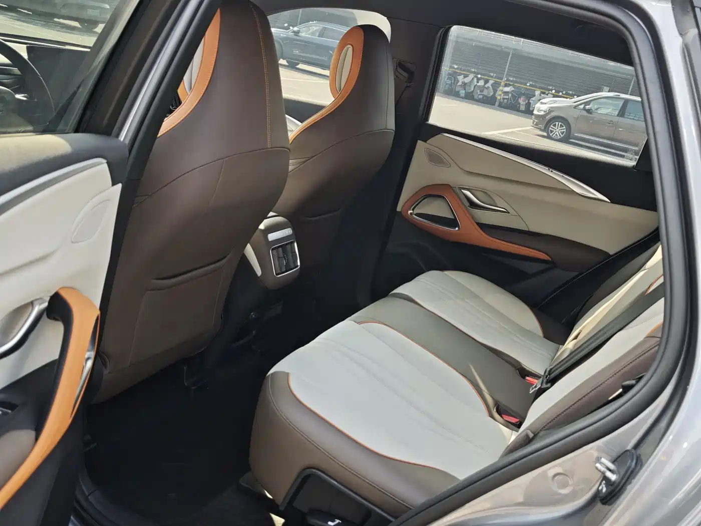BYD Song Pro New Energy 2022 DM-i 51km Luxury фото 8