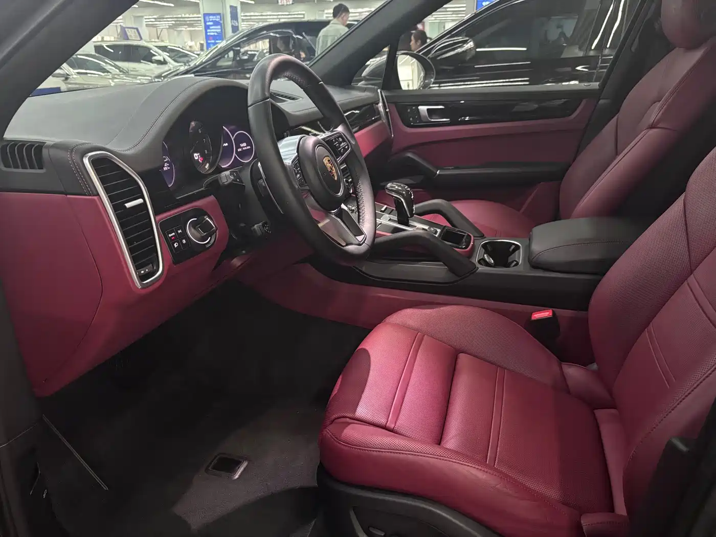 Porsche Cayenne New Energy 2022 Cayenne E-Hybrid 2.0T Platinum Edition фото 4