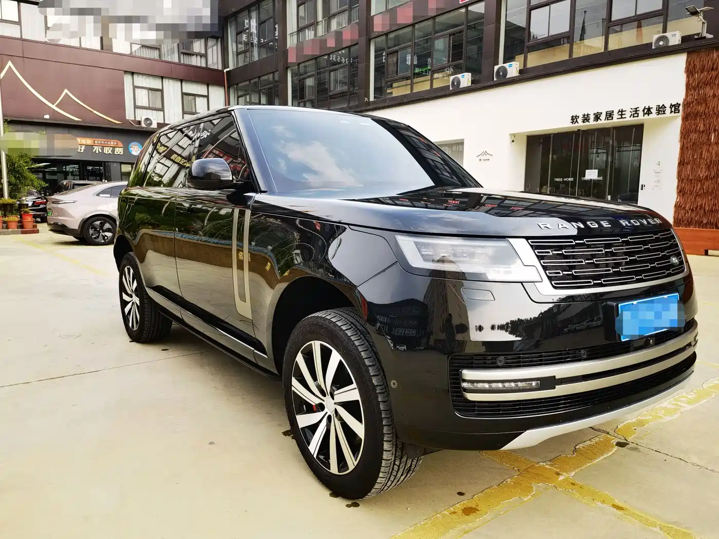 Land Rover Range Rover 2025 2025 3.0 L6 400PS Flourishing Era Extended Wheelbase