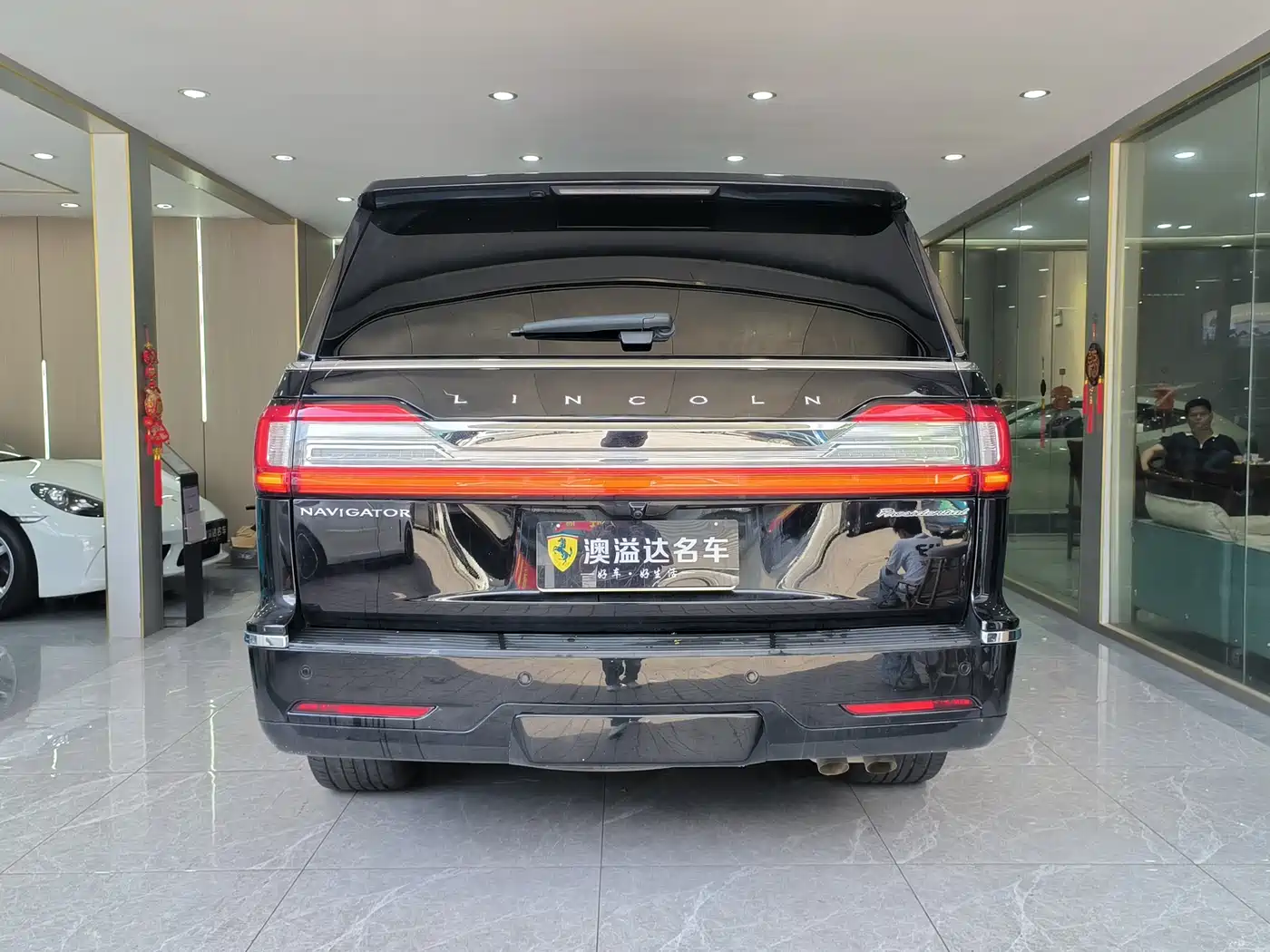 Фото 19 - Lincoln Navigator