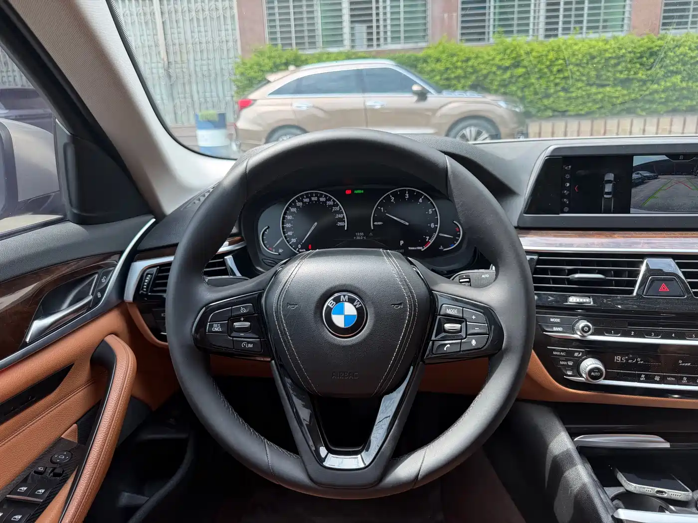 BMW 5 Series 2018 528Li Launch Special Edition фото 20