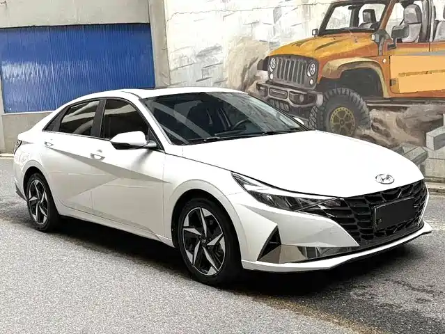 Hyundai Elantra 2021 1.5L CVT GLX Elite Edition — фото 2