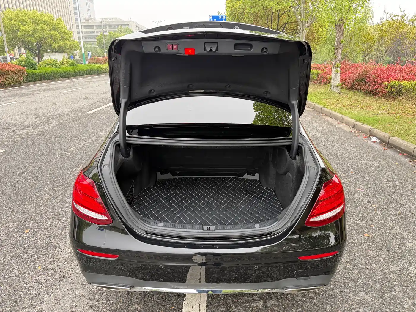 Mercedes-Benz E-Class 2019 E 200 L Sport фото 15