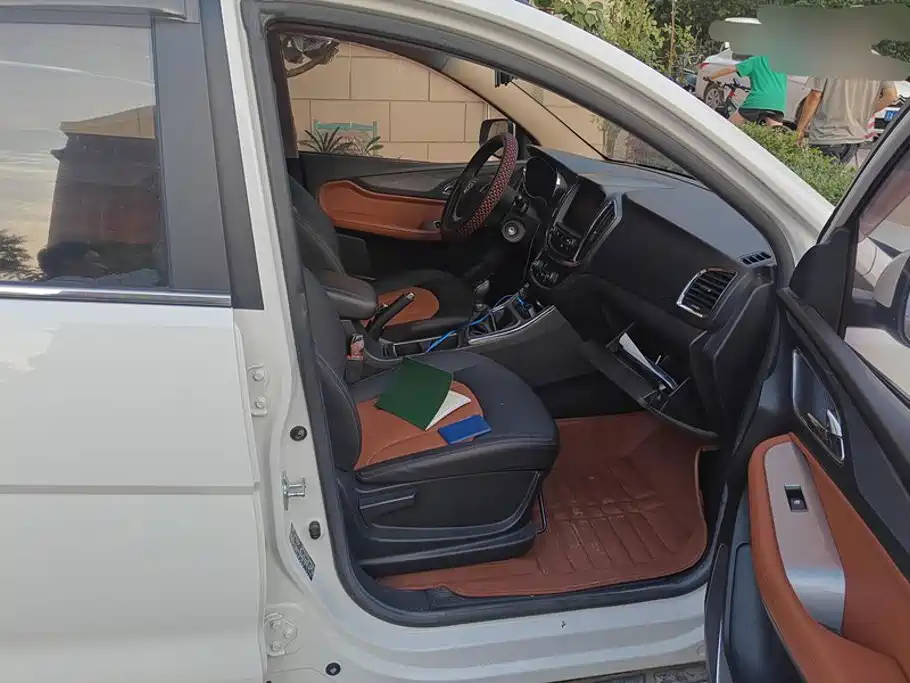 Baojun 560 2016 2015 1.8L Manual Elite