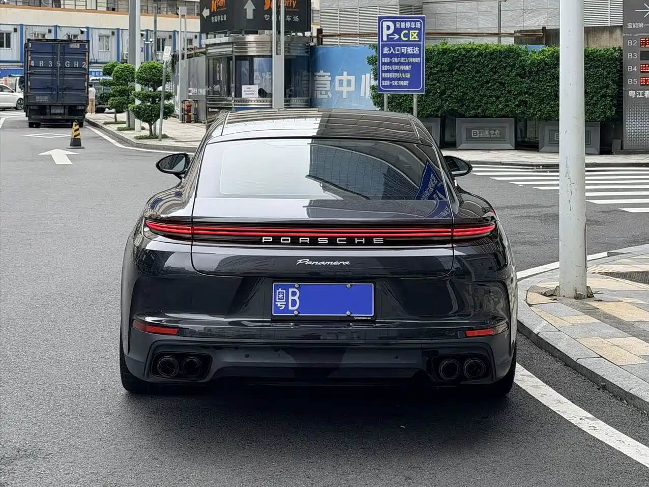 Фото 4 - Porsche Panamera