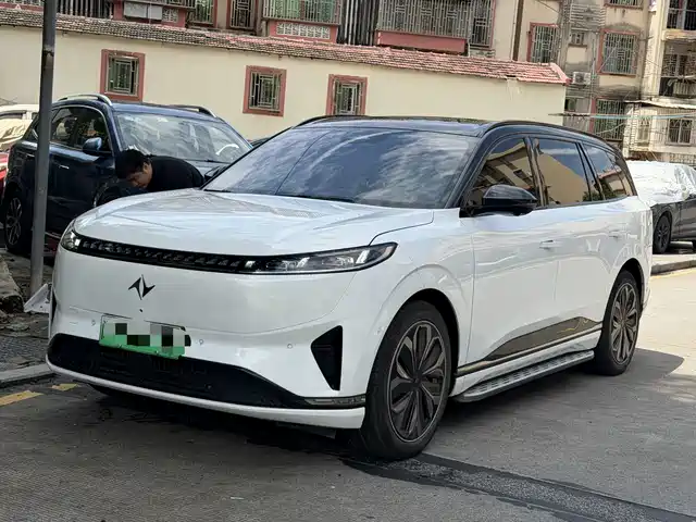 Dongfeng Yipai eπ008 2024