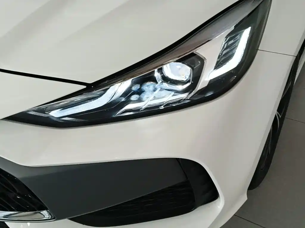 MG MG5 2024 2023 180DVVT CVT Luxury Edition
