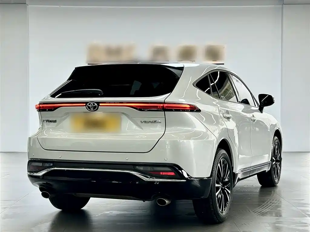 Toyota Venza 2022 2.0L CVT 2WD Premium фото 6