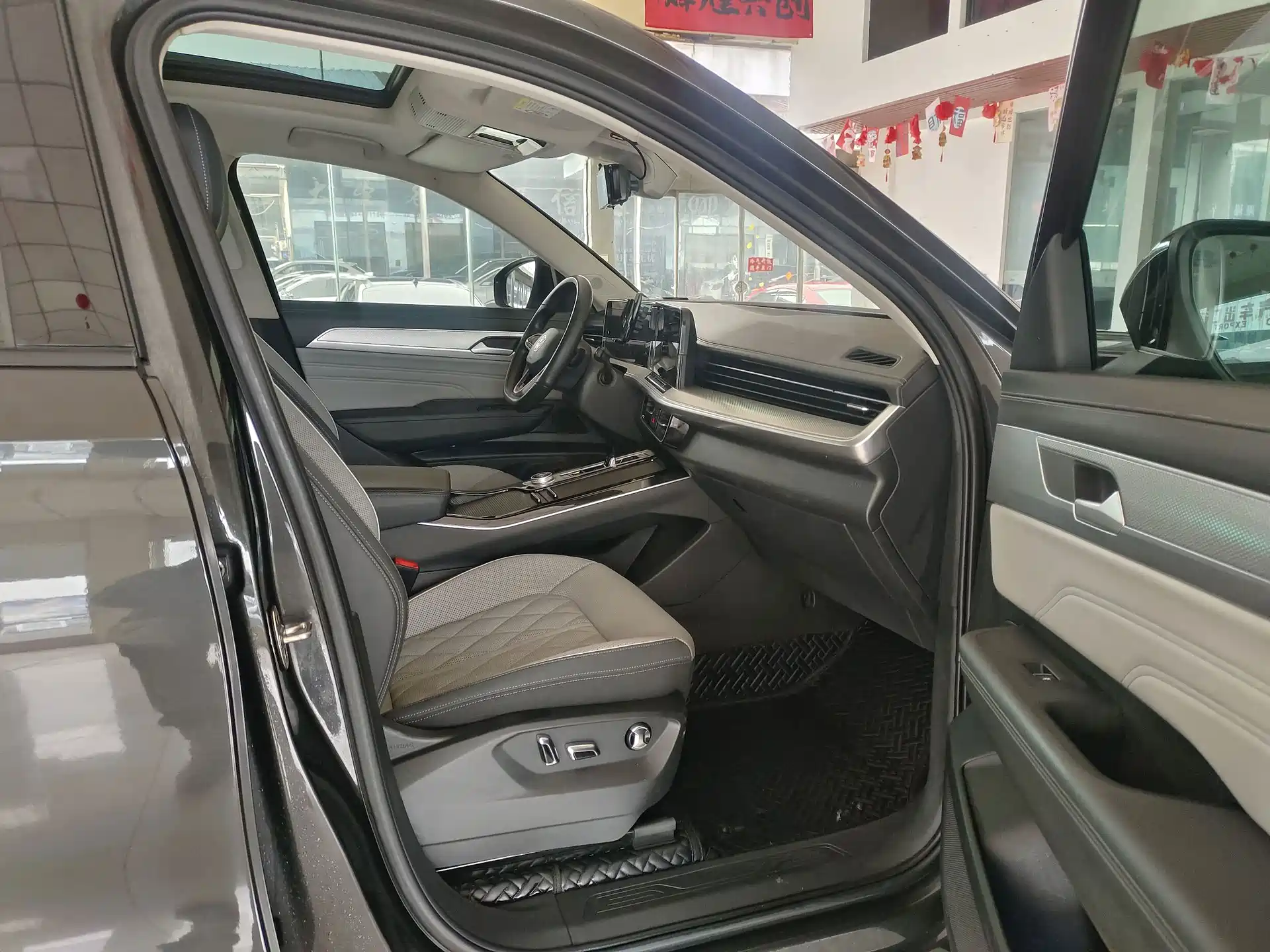 صورة 25 - Volkswagen Talagon