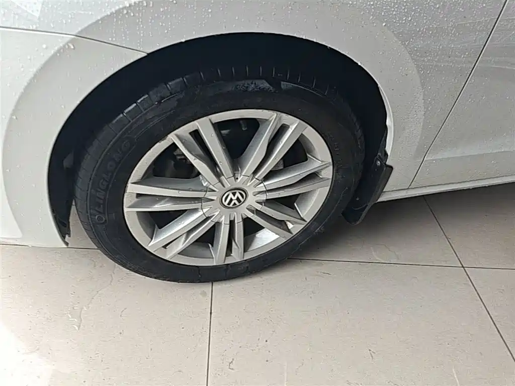 Volkswagen Golf Sportsvan 2016 230TSI Automatic Luxury фото 23