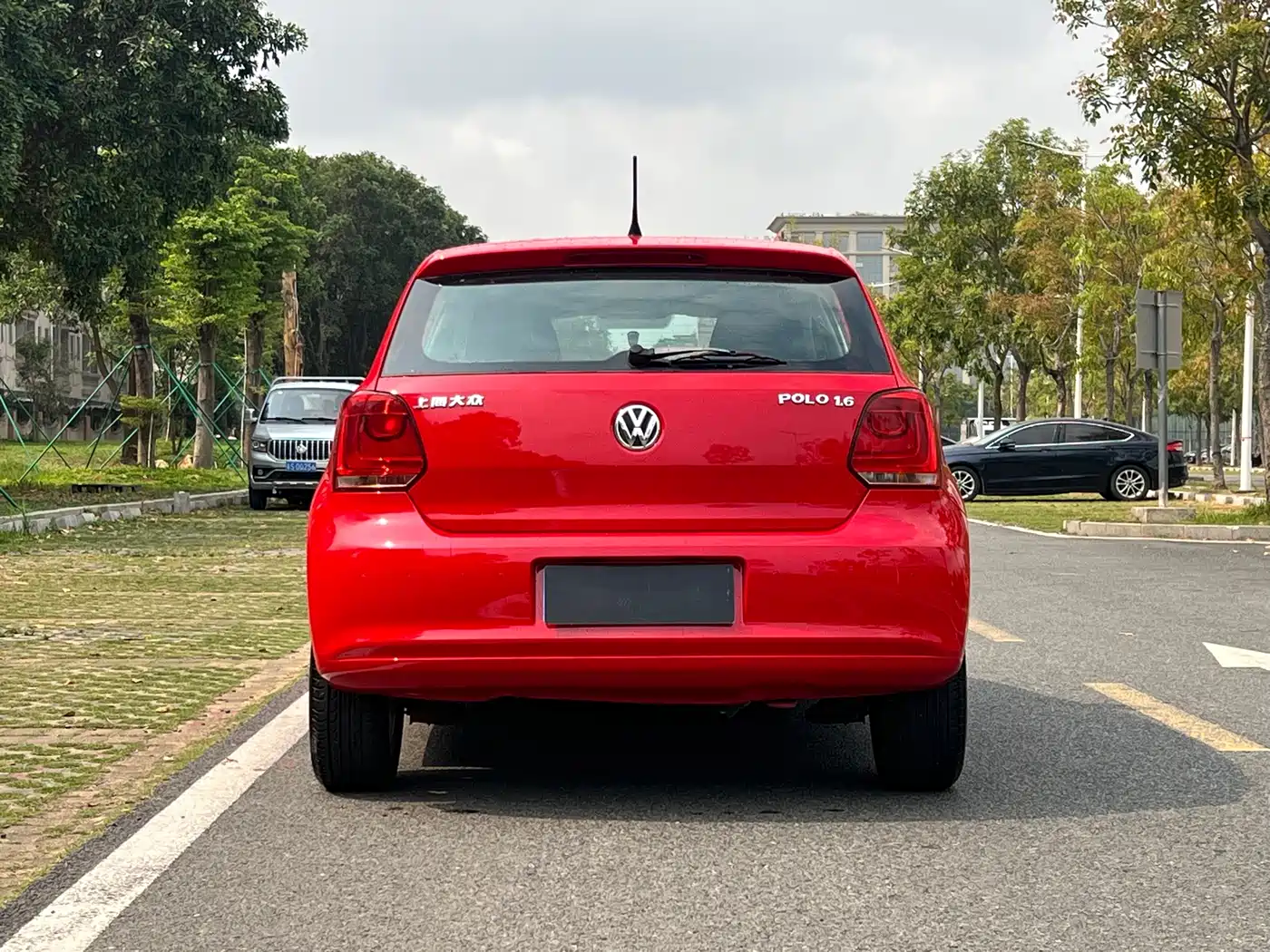 Volkswagen Polo 2013 1.6L Automatic Comfort Edition фото 7