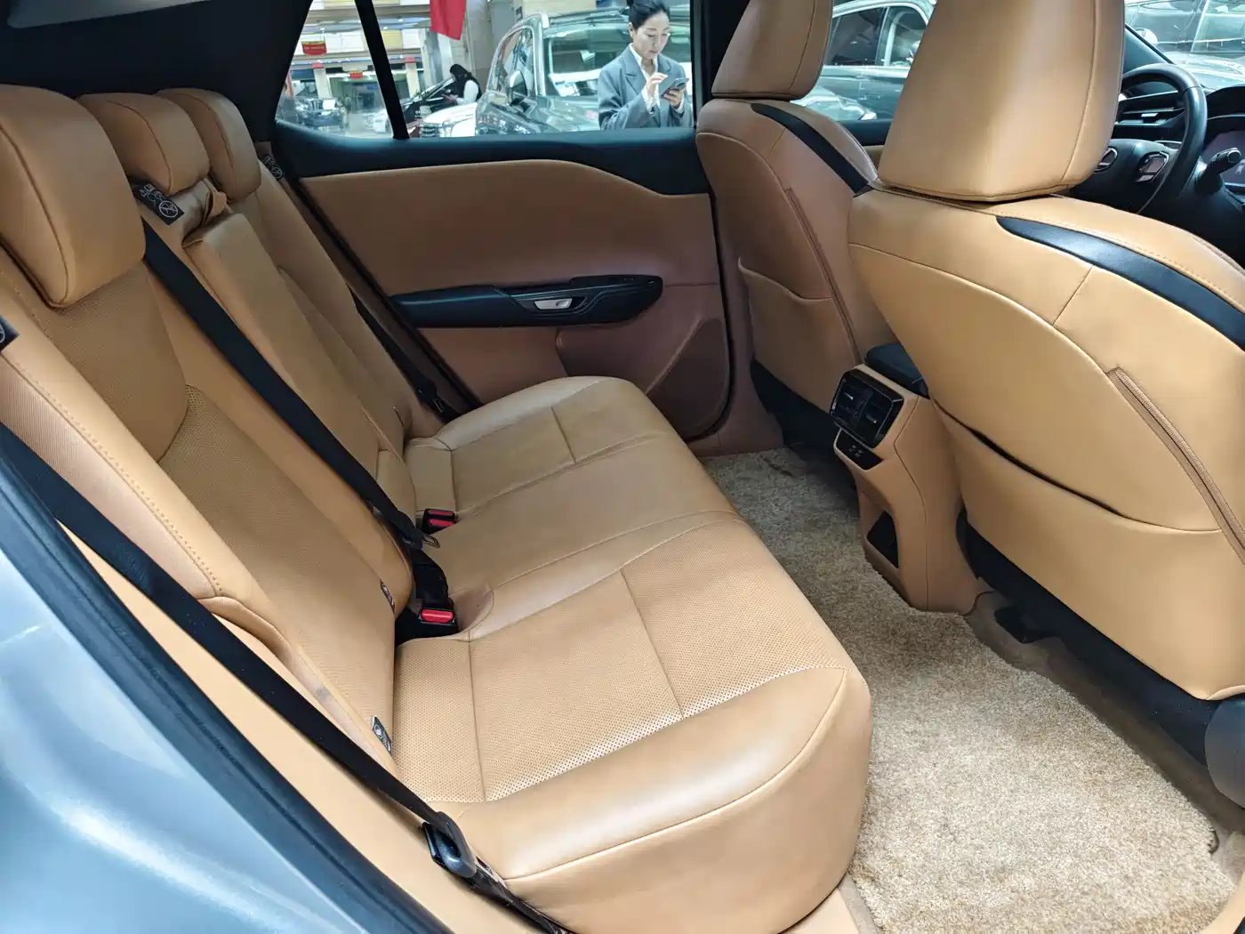 Lexus RZ 2023 450e 4WD Deluxe фото 13