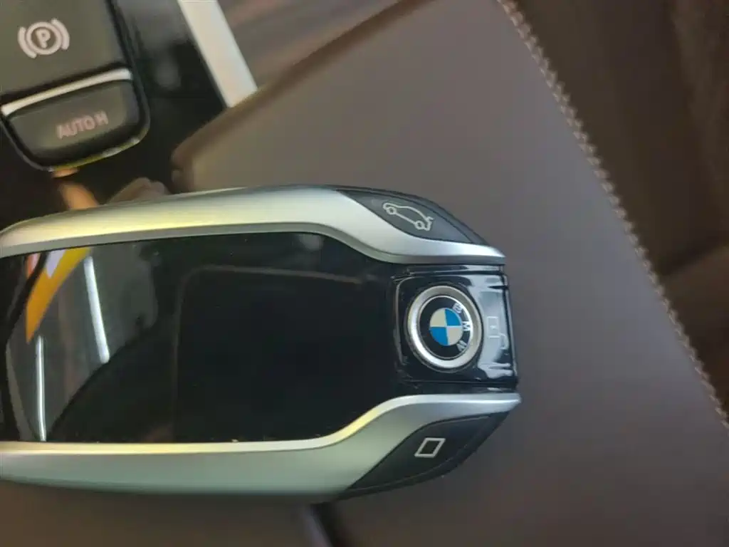 BMW 5 Series New Energy 2019 530Le Luxury Package фото 9