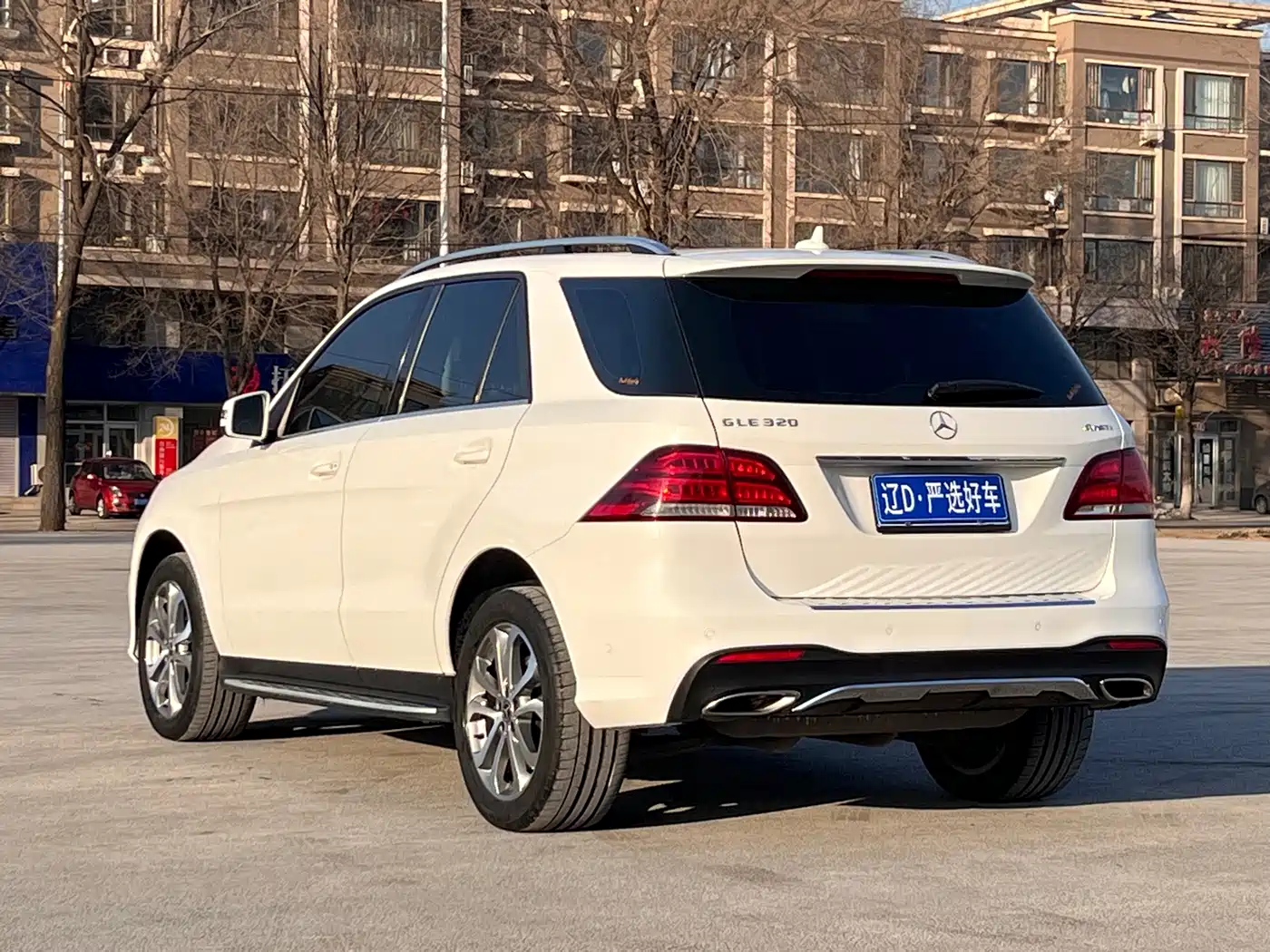 Mercedes-Benz GLE 2017 GLE 320 4MATIC Luxury фото 4