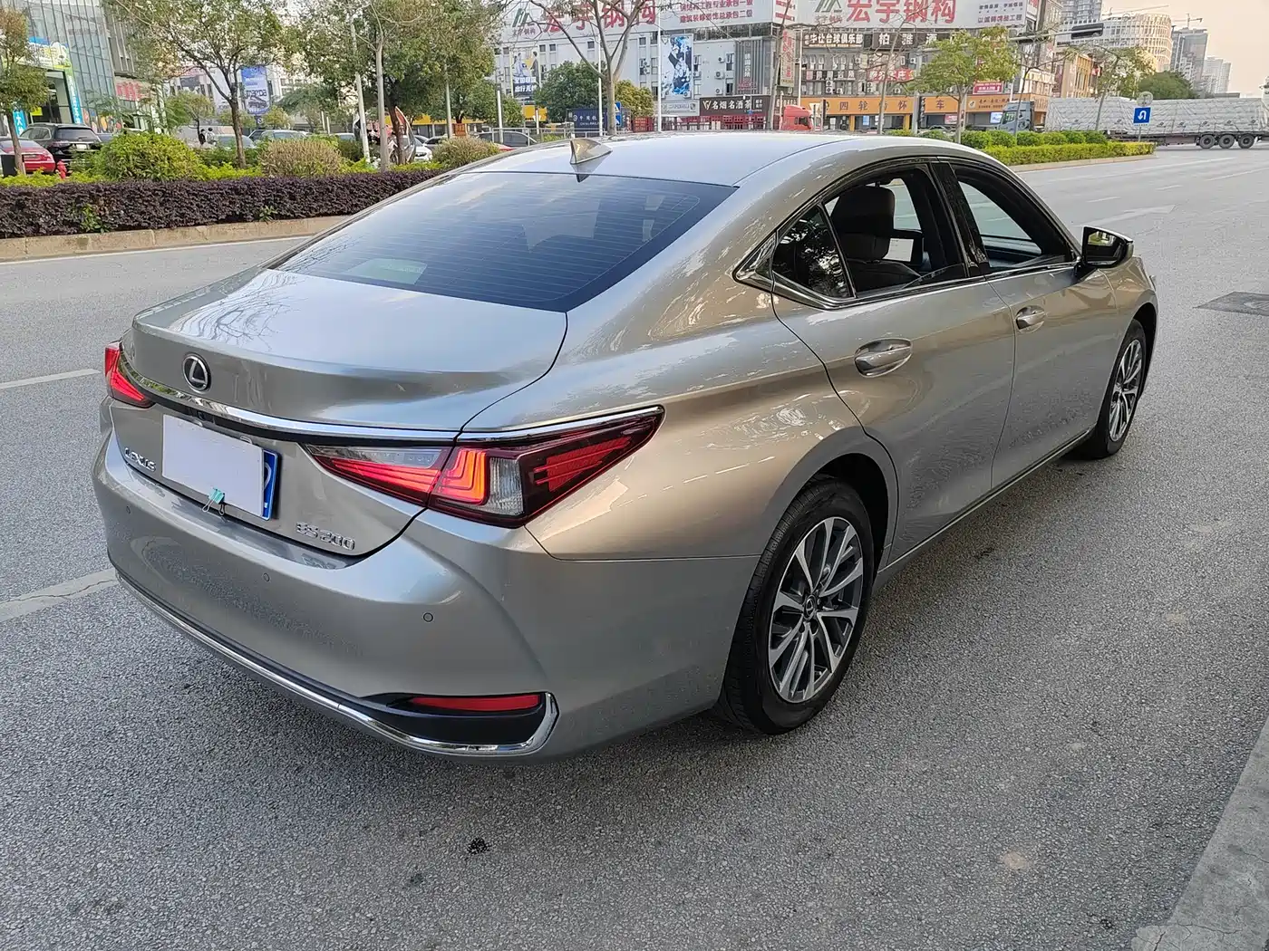 Lexus ES 2022 200 Excellence Edition фото 6