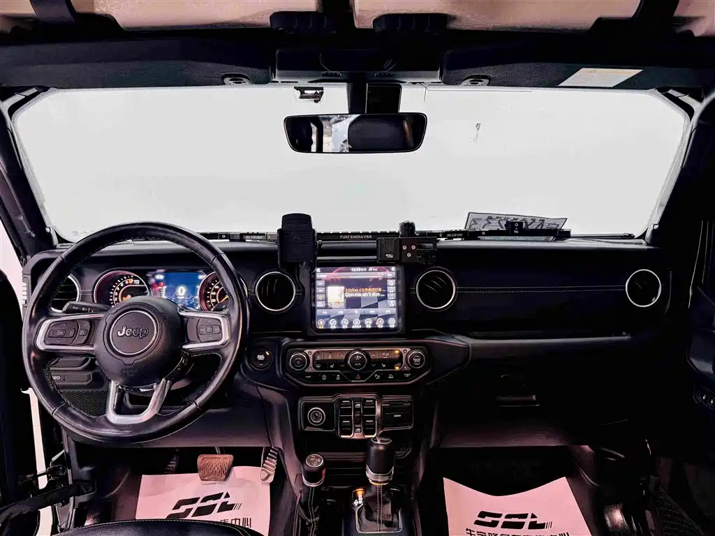 Фото 8 - Jeep Gladiator