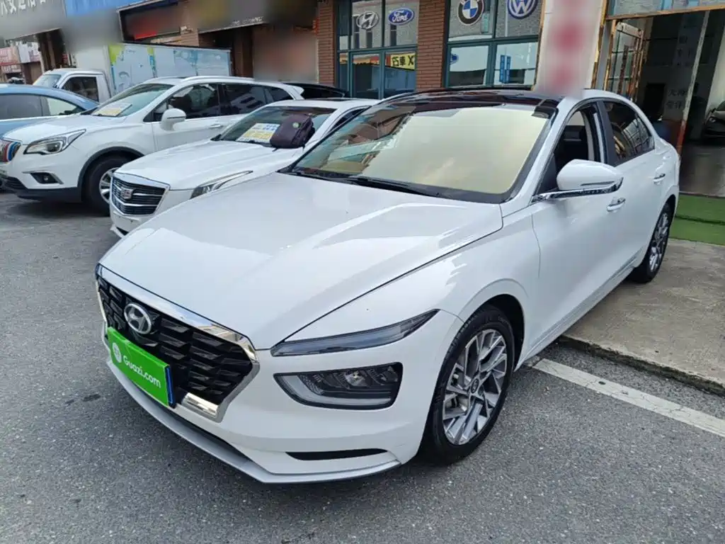 Hyundai Mistra 2021 2021 1.8L CVT GLX Elite