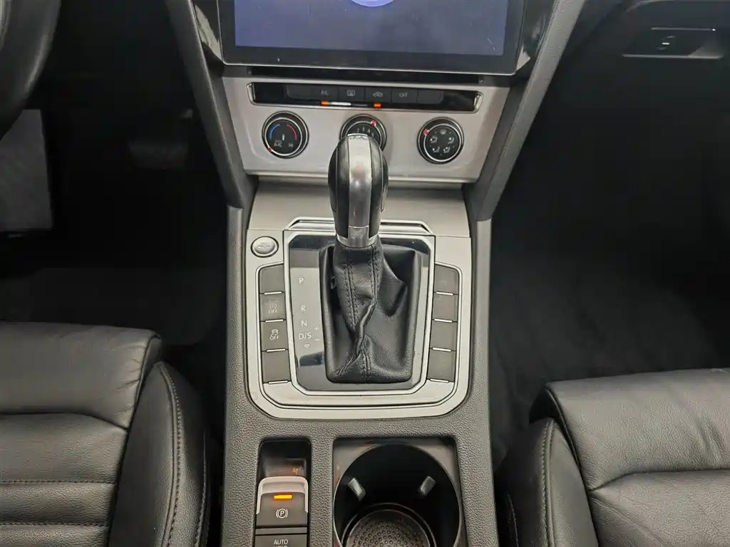 Volkswagen Magotan 2018 280TSI DSG Comfort фото 13