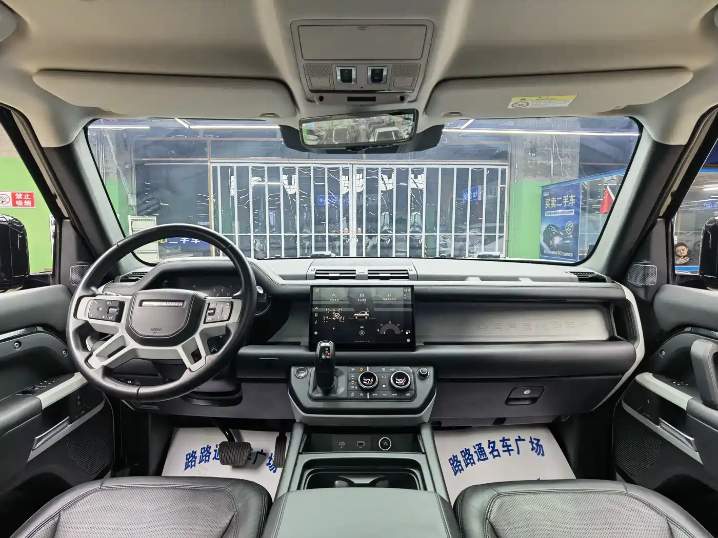Land Rover Defender 2022 Model 90 3.0T P400 XS фото 7