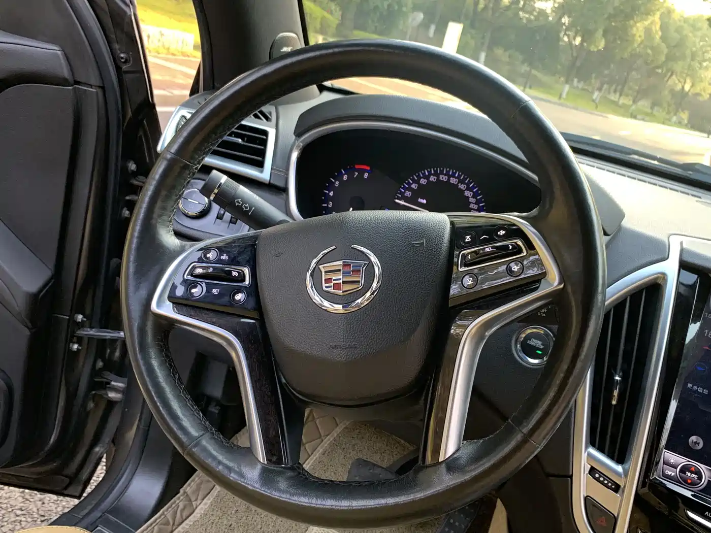 Cadillac SRX 2015 3.0L Elite фото 9