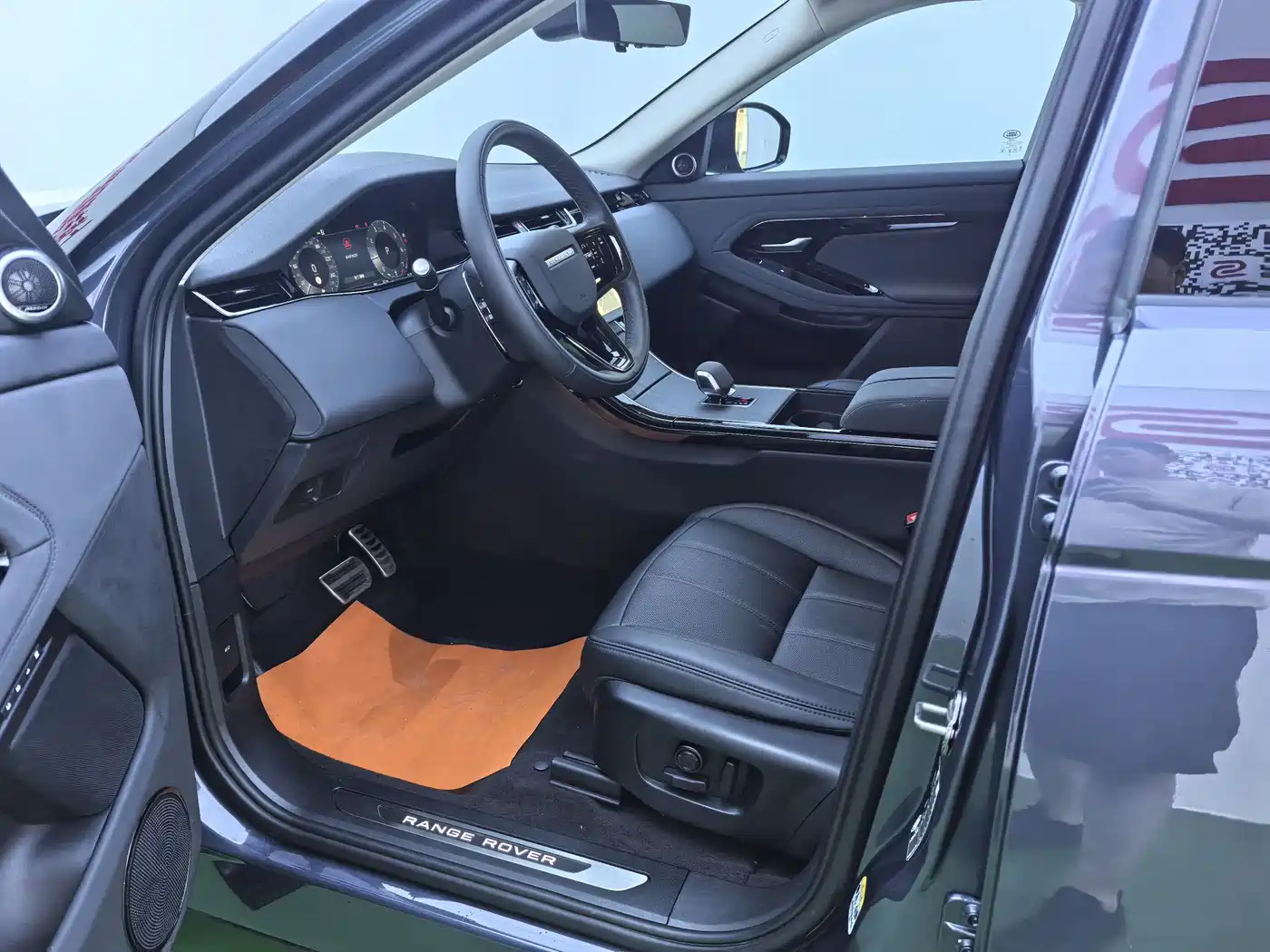 Land Rover Range Rover Evoque 2024 Range Rover Evoque L 249PS Light Master Edition фото 7