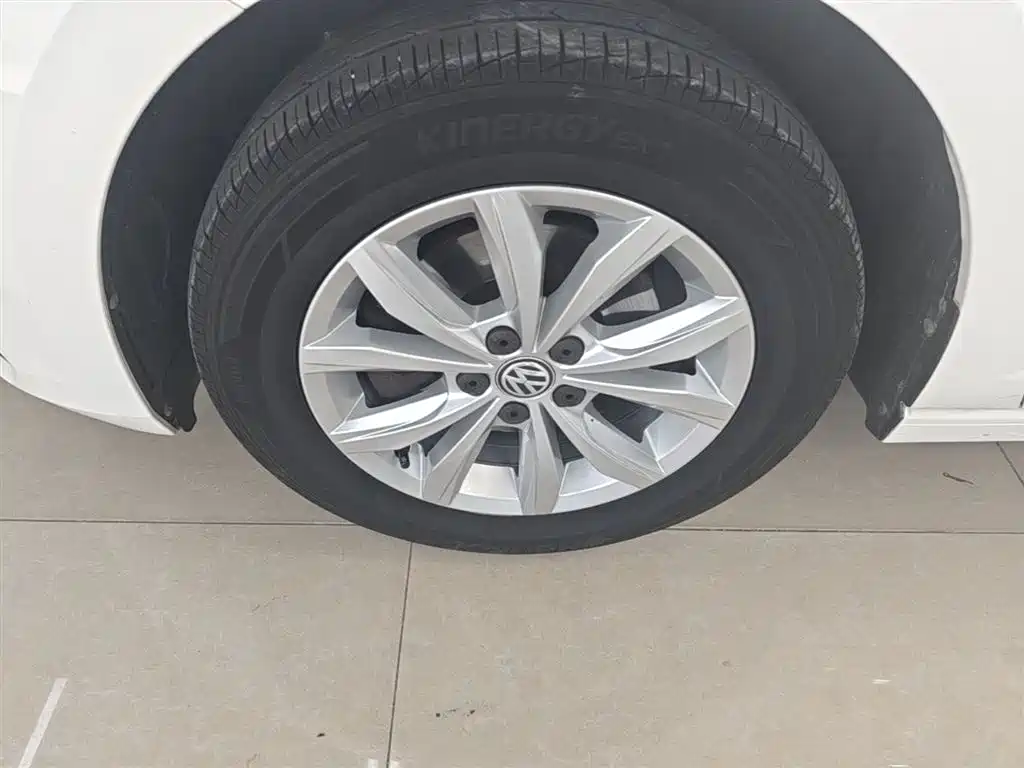 Volkswagen Polo 2019 Plus 1.5L Automatic Colorful Tech Edition фото 23