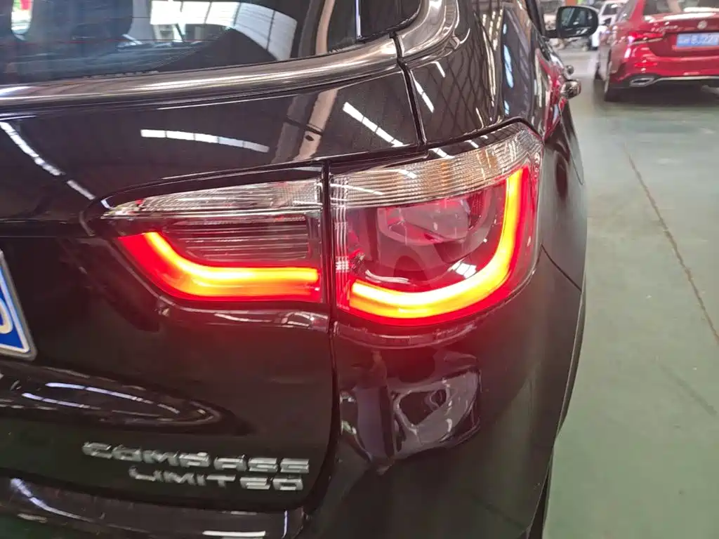 Фото 8 - Jeep Compass
