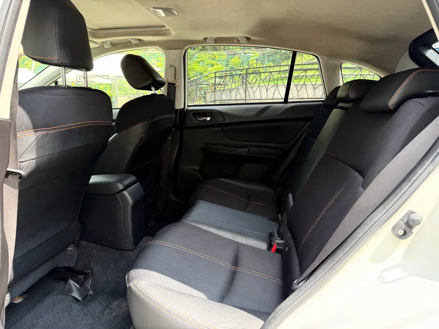 Subaru XV 2012 2.0i Luxury Edition фото 9