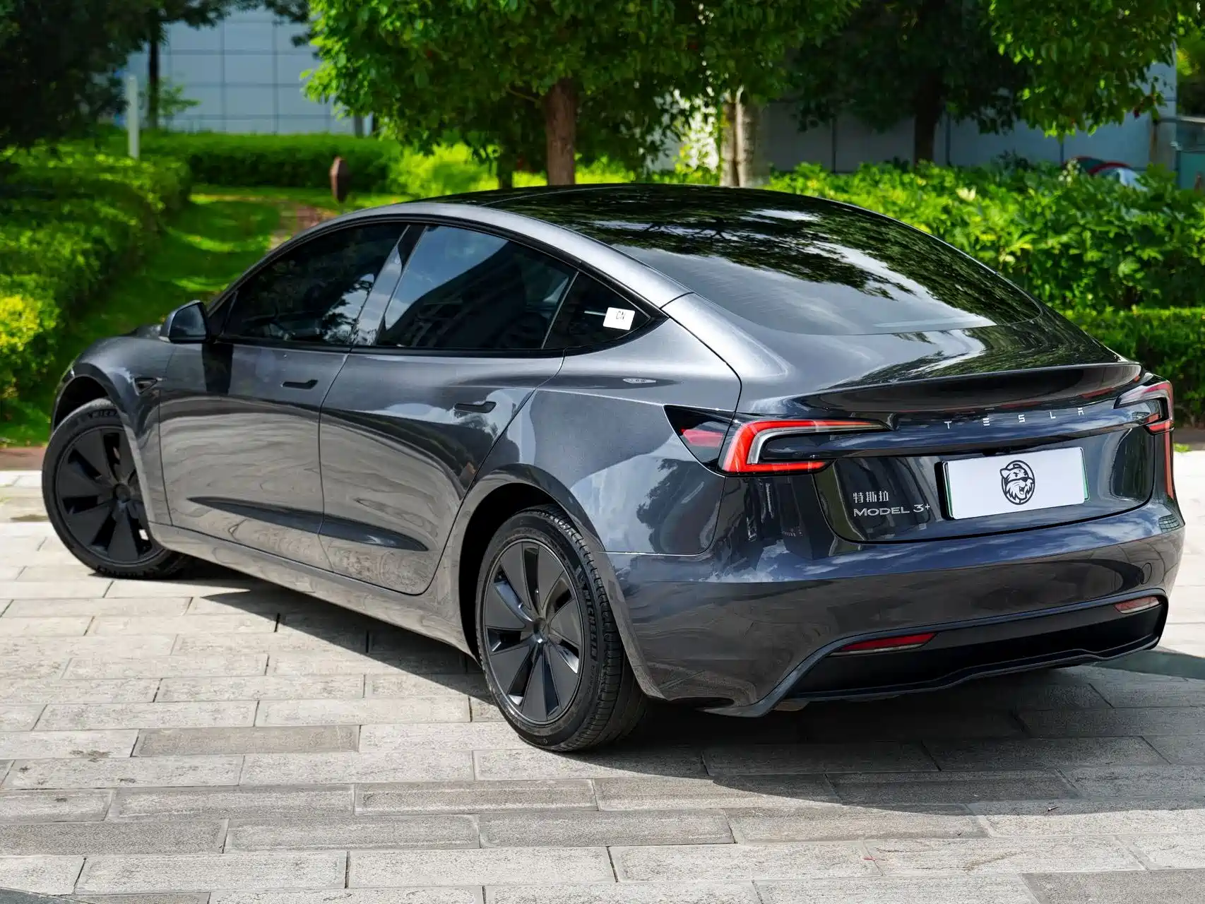 Фото 17 - Tesla Model 3