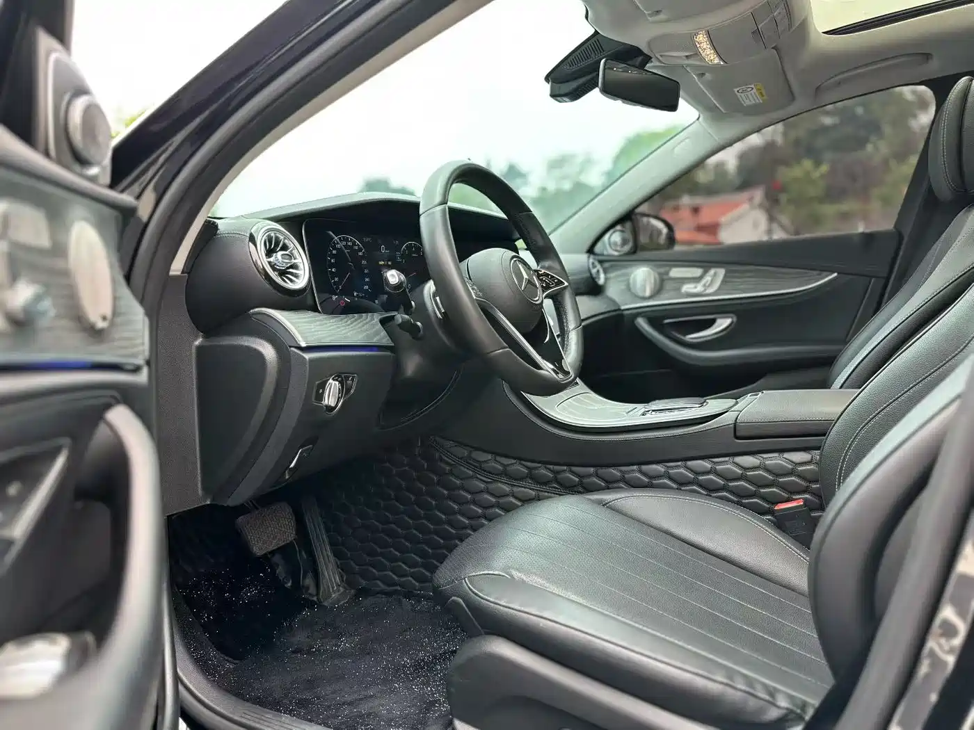 Mercedes-Benz E-Class 2023 E 300 L Luxury фото 4