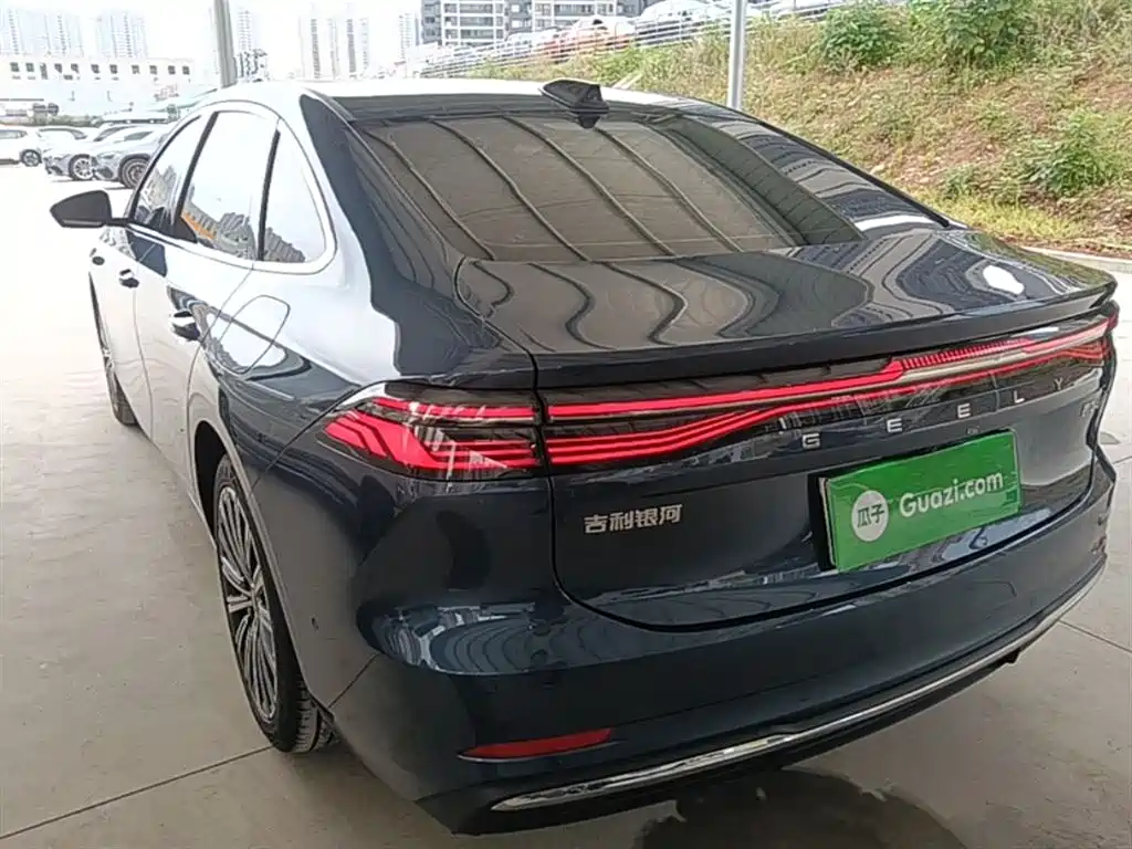 Geely Galaxy Galaxy A7 2025 EM-i 150km Premium Edition фото 5